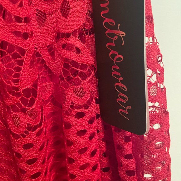 Red lace skirt - Picture 4 of 4